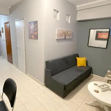 Thea Apartment *